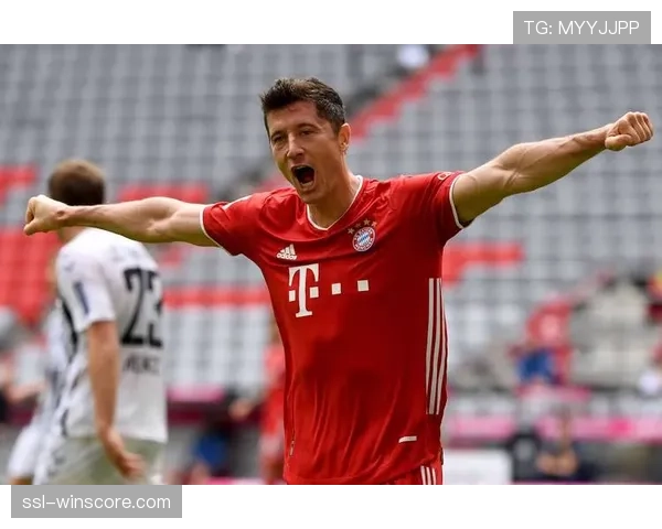 专访拜仁体能教练:解析如何通过训练周期化管理,应对欧冠和联赛双线的高跑动需求